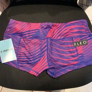 @sold@NWT Twisted Blue Violet Fleos